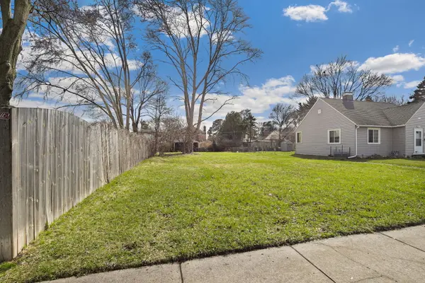 909 Highland AVE, Waukegan, IL 60085