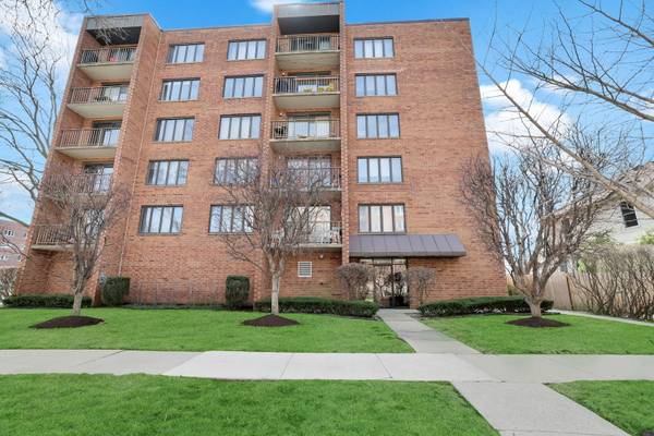 1389 Perry ST #203, Des Plaines, IL 60016