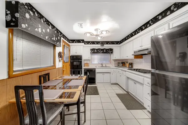 9238 S Constance AVE, Chicago, IL 60617