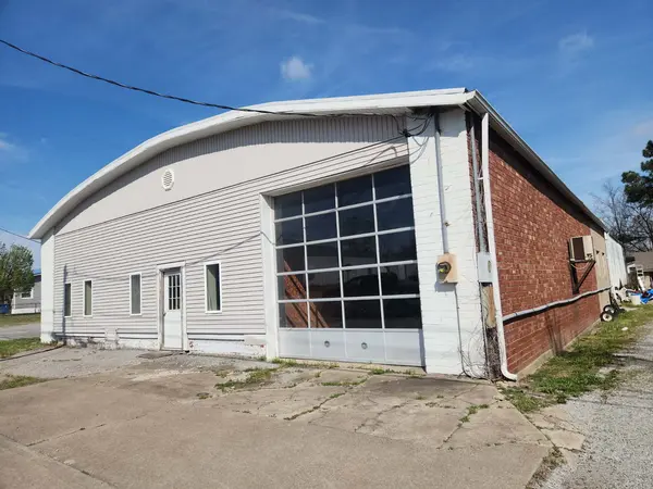 1209 Grand AVE, Johnston City, IL 62951