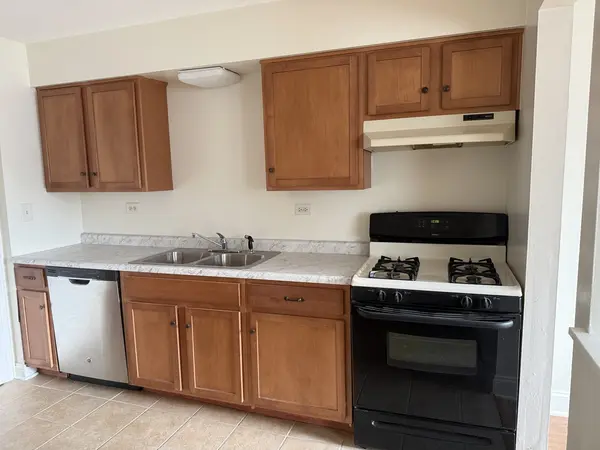 77 W Central AVE #108, Roselle, IL 60172