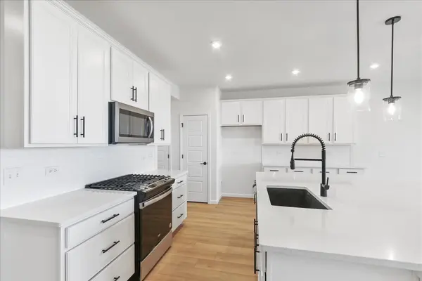 681 Maidengrass WAY #64005, Bolingbrook, IL 60490