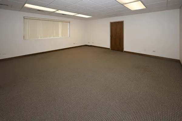 1101 W IRVING PARK RD, Bensenville, IL 60106