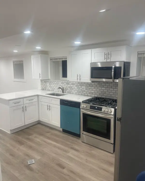 6141 S Eberhart AVE, Chicago, IL 60637