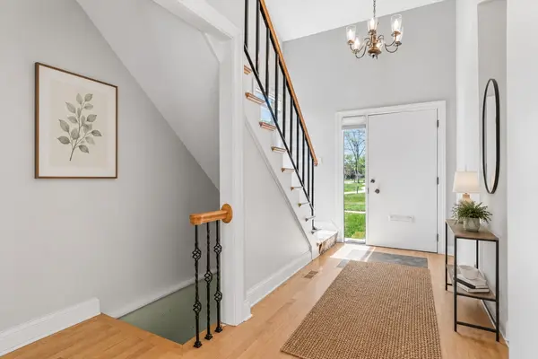 32 Kyle CT #32, Willowbrook, IL 60527