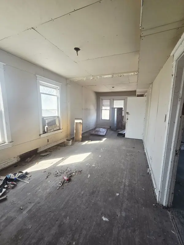 11705 S Lafayette AVE, Chicago, IL 60628