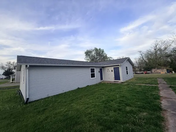 916 S 10th ST, Herrin, IL 62948