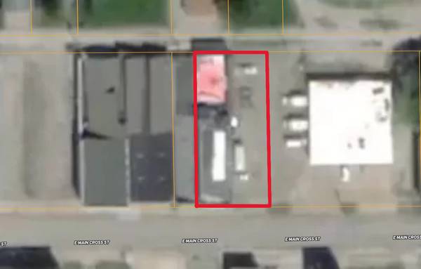 229 E Main Cross ST, Taylorville, IL 62568