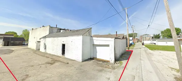 229 E Main Cross ST, Taylorville, IL 62568