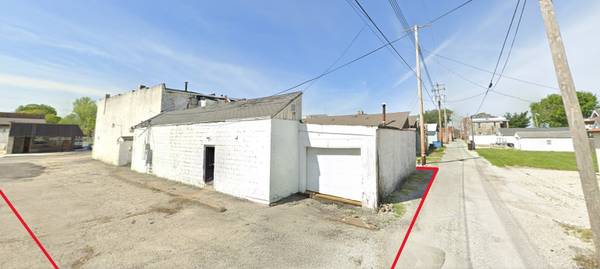 229 E Main Cross ST, Taylorville, IL 62568
