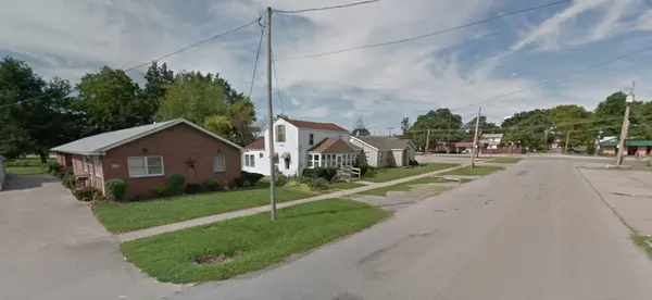 317 E South ST, Duquoin, IL 62832