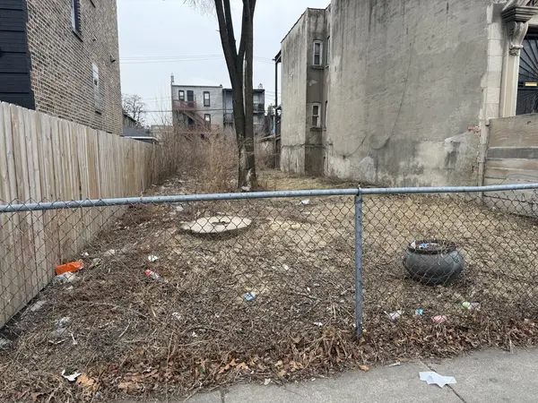 4311 W Monroe ST, Chicago, IL 60624