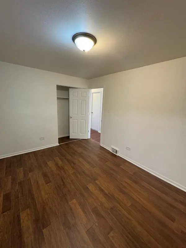 39 W 83rd ST, Chicago, IL 60620