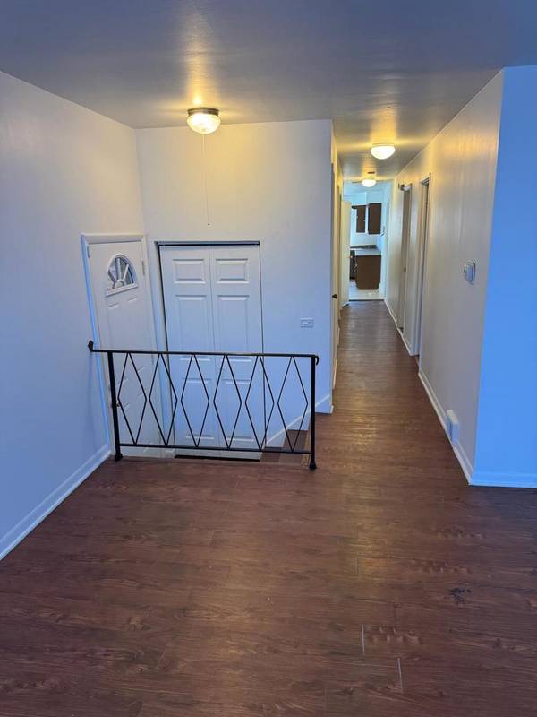 39 W 83rd ST, Chicago, IL 60620