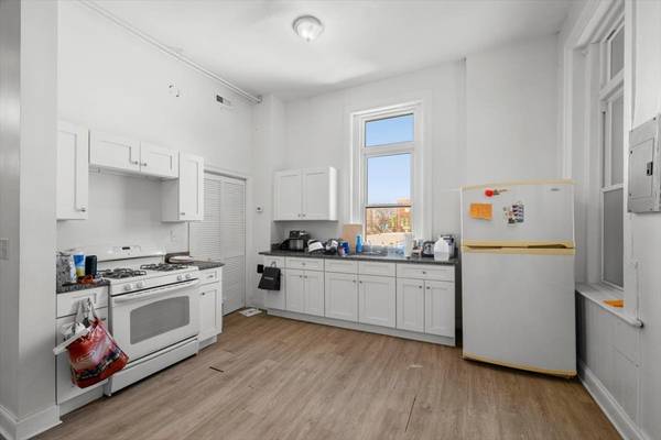 1725 S Ashland AVE, Chicago, IL 60608
