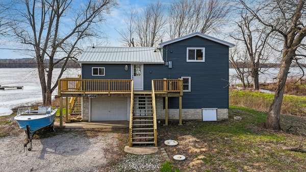 3664 Dismore RD, Muscatine, IA 52761