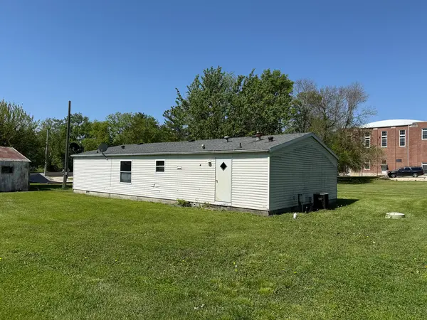 314 1/2 E Seminary AVE, Onarga, IL 60955