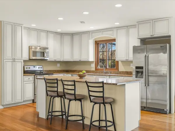 545 Andrew LN, Lake Zurich, IL 60047