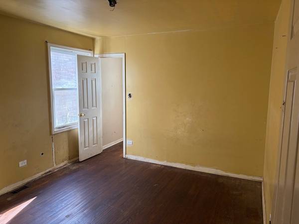 15129 LEXINGTON AVE, Harvey, IL 60426