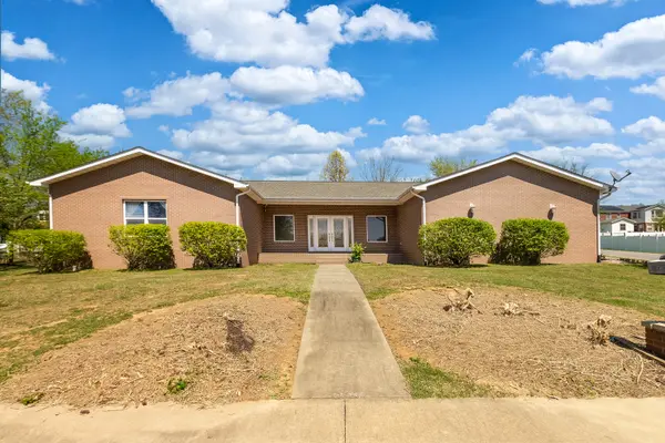 10 Peachtree PL, Harrisburg, IL 62946