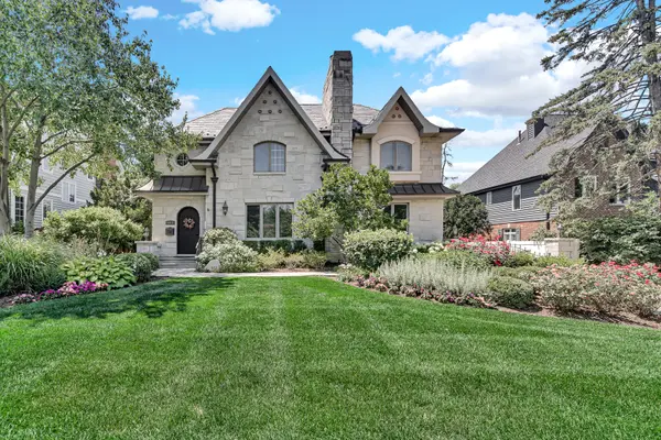 932 S Grant ST, Hinsdale, IL 60521