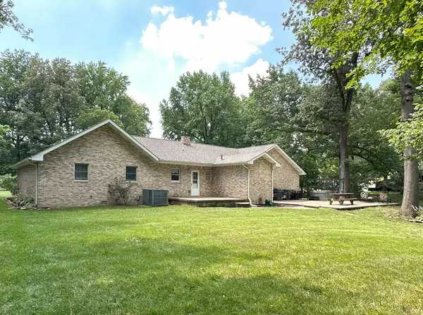 2863 Parker DR, Metropolis, IL 62960