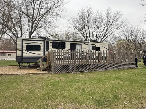 24-28/29 Woodhaven Lakes, Sublette, IL 61367
