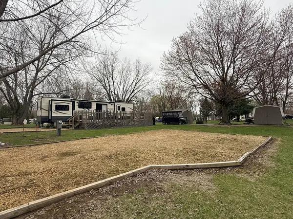 24-28/29 Woodhaven Lakes, Sublette, IL 61367