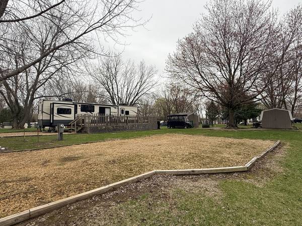 24-28/29 Woodhaven Lakes, Sublette, IL 61367