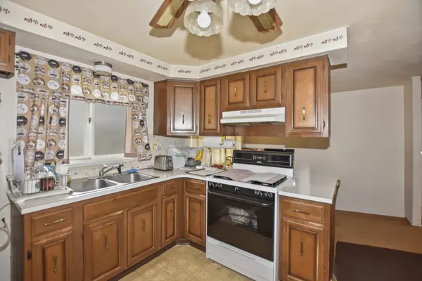 1133 Perth DR, Schaumburg, IL 60194