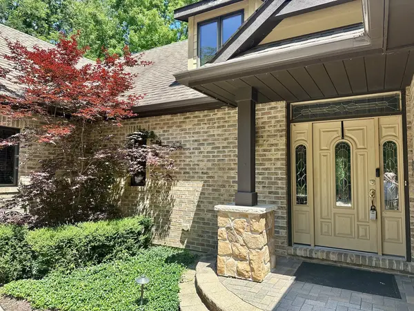 15214 Shamrock LN, Woodstock, IL 60098