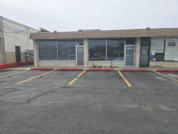 214 Greenwood RD #2, Glenview, IL 60025