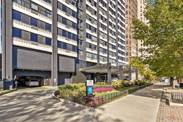 1440 N Lake Shore DR #21H, Chicago, IL 60610