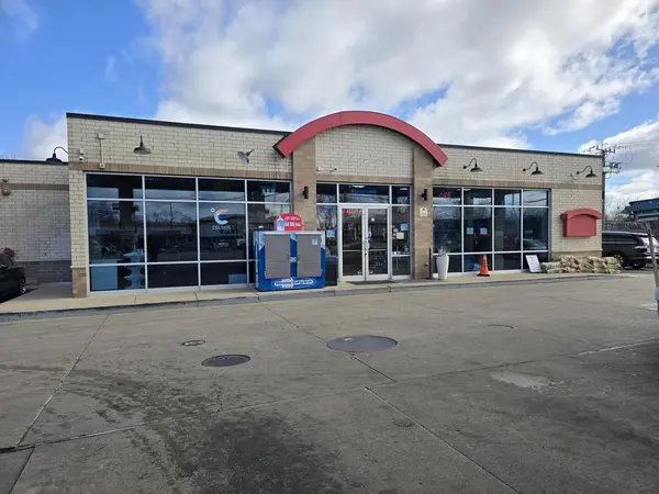 908 E Irving Park RD, Streamwood, IL 60107
