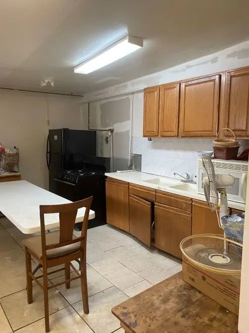 621 E 75th ST, Chicago, IL 60619