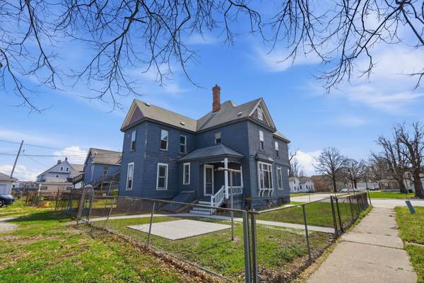 1405 7th AVE, Rock Island, IL 61201