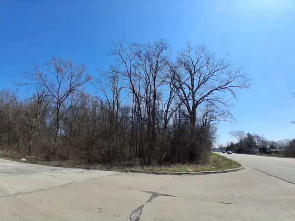 36245 N Green Bay RD, Waukegan, IL 60087