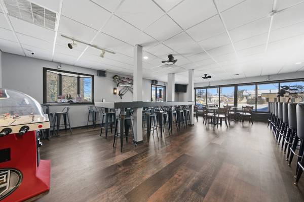 7455 W Irving Park RD, Chicago, IL 60634