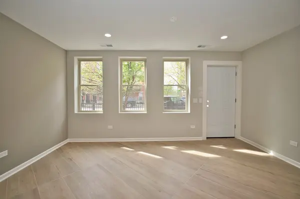 350 E Eastgate PL, Chicago, IL 60616