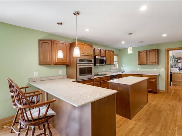 12524 S 71st CT, Palos Heights, IL 60463