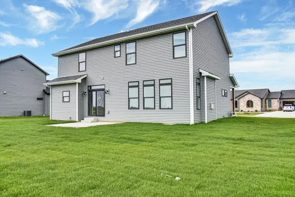 1420 Tinley LN, Mahomet, IL 61853