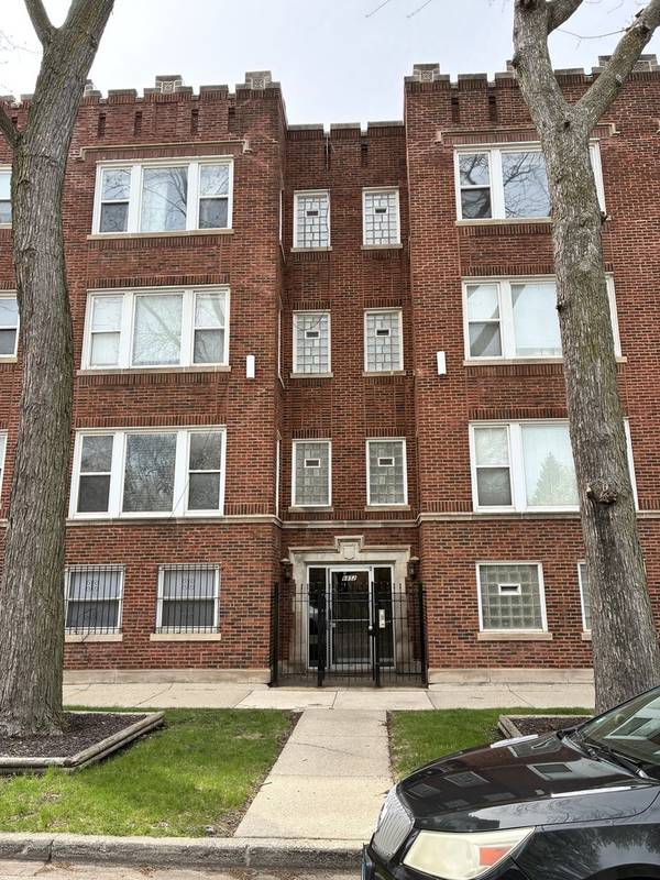 6852 S DANTE AVE #3E, Chicago, IL 60637