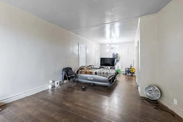 7526 S Merrill AVE, Chicago, IL 60649
