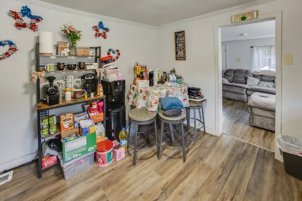 812 E Pembroke ST, Tuscola, IL 61953