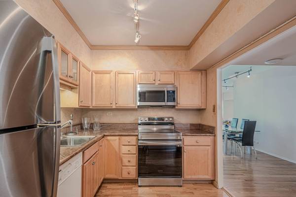175 E Delaware PL #5809, Chicago, IL 60611