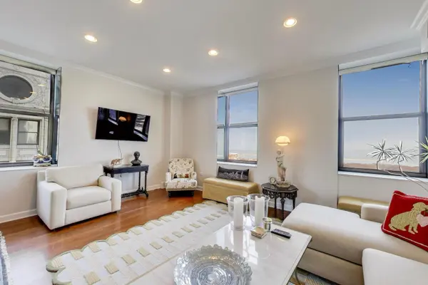 310 S Michigan AVE #1700, Chicago, IL 60604