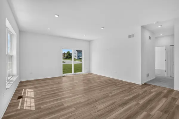 1253 Prairie Ridge TRL, Antioch, IL 60002