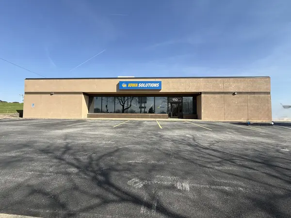 110 E 50th ST, Davenport, IA 52806