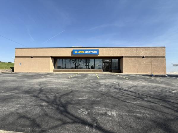 110 E 50th ST, Davenport, IA 52806