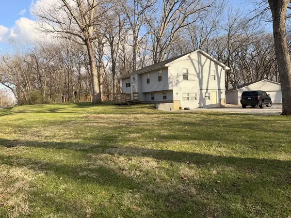 2 Acapulco DR, Putnam, IL 61560